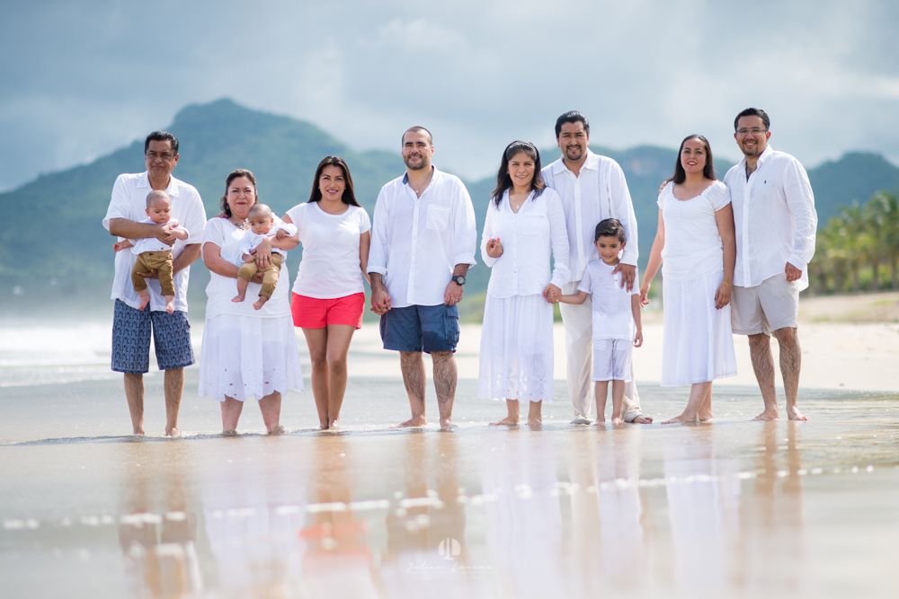 Family photo session in Puerto Vallarta — photo 11