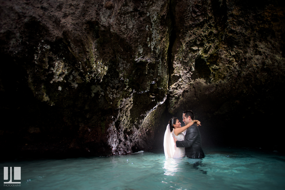 Trash the Dress session at the Marietas Islands, Punta Mita — photo 2
