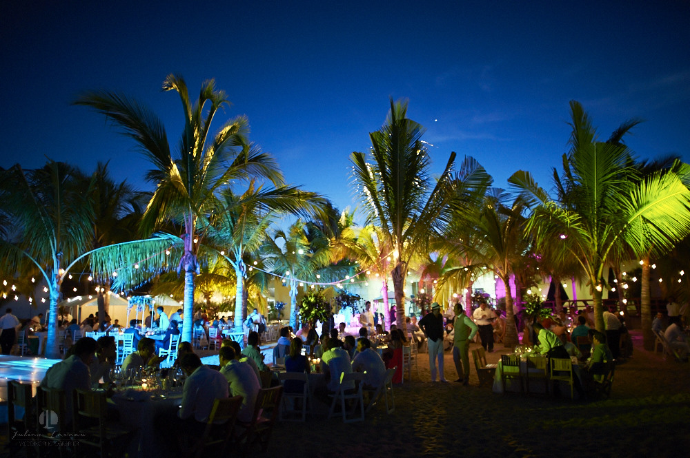 Aby & Paco — wedding at Vallarta Gardens, La Cruz de Huanacaxtle — photo 39
